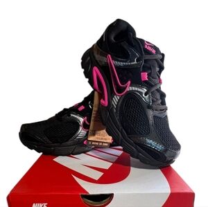 Nike V5 RNR Women's Sneaker - Black/Pink Sz 9 & 9.5
